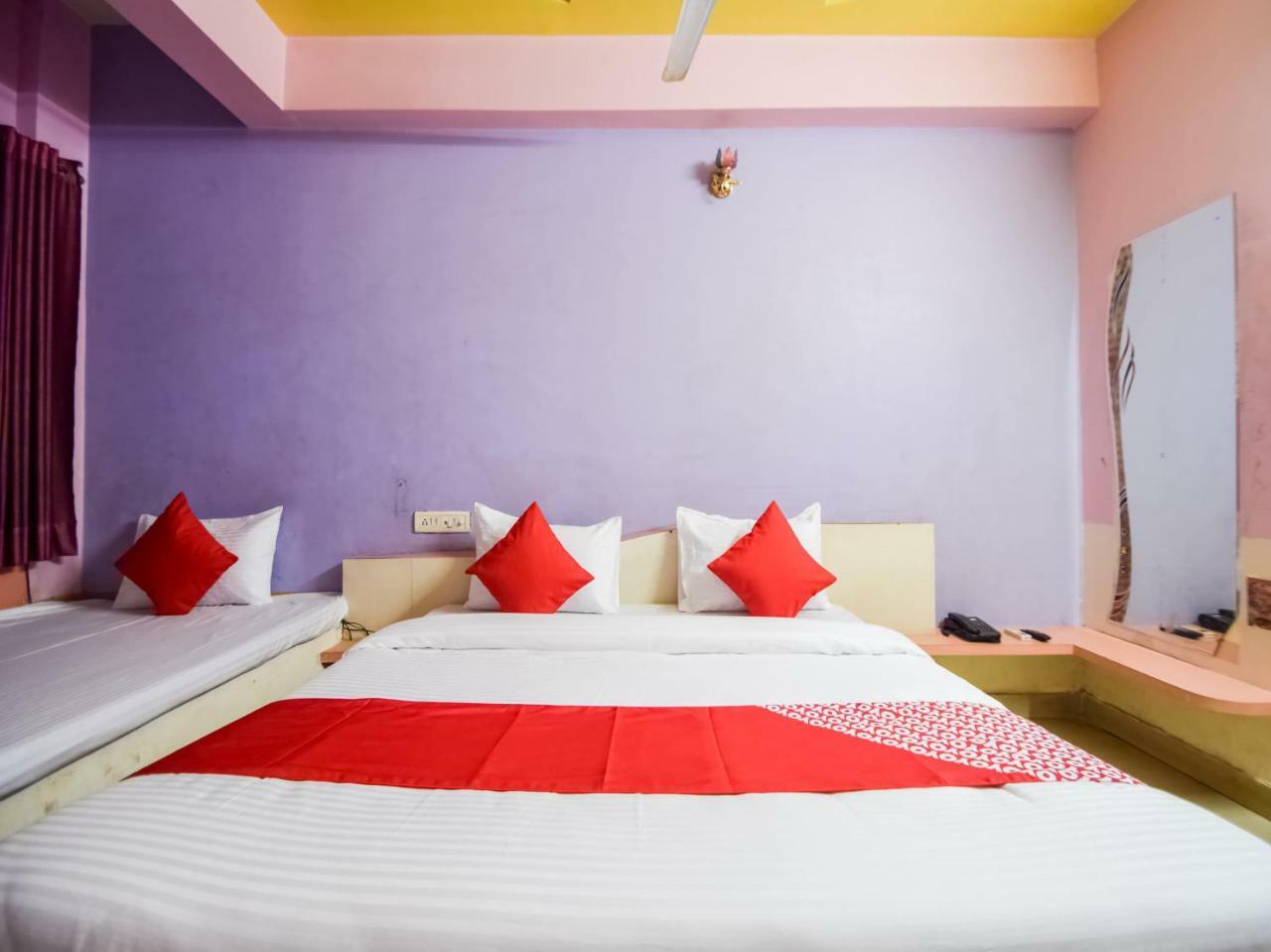 Hotel Palak Palace Udaipur Bagian luar foto